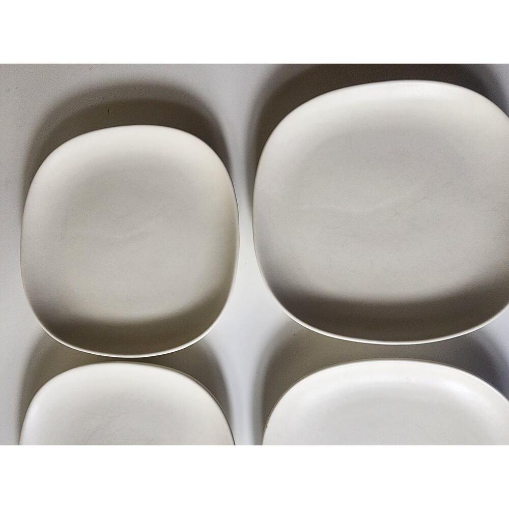 CRATE & BARREL Off White "Parallel" 7.5" Salad Dessert Plates - set of 4 - Picture 5 of 8